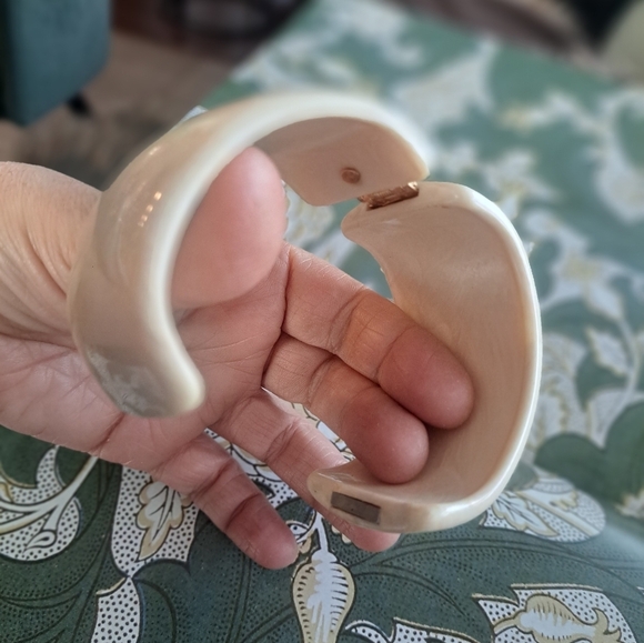 Joan rivers bracelet lucite bracelet - Picture 4 of 7